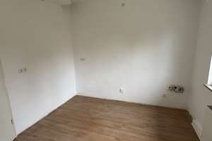 Großzügige 4-Zimmer-Wohnung mit großem Garten, Balkon, Terrasse & Garage in ruhiger Lage – Kaulbachstraße 7, 95447 Altstadt, Bayreuth – Vorschaubild 6