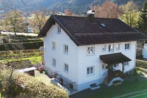 PROVISIONSFREI! Freistehendes, teilvermietetes Zweifamilienhaus mit PV-Anlage – Die vollständige Adresse der Immobilie erhältst du vom Anbieter., 87459 Pfronten – Vorschaubild 1