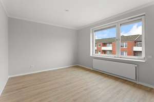 Dachgeschoss 2-Zimmer, Einbauküche, Duschbad mit Fenster, Balkon und Garagenstellplatz in Stade – Rebhuhnstraße 12, 21683 Stade – Vorschaubild 8