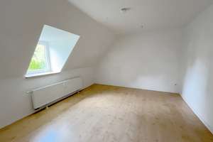Ein echter Hingucker! Schicke Maisonette-Wohnung mit Einbauküche in ruhiger Lage