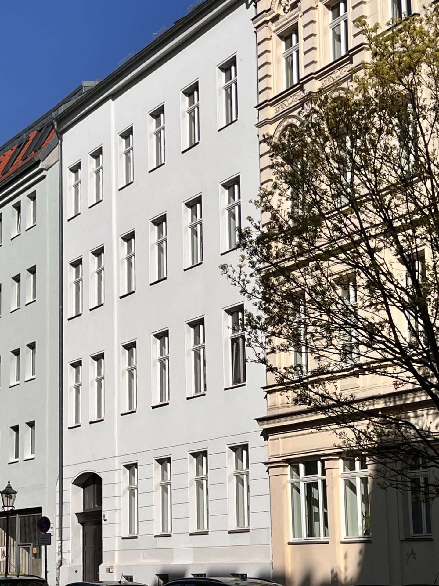 Bezugsfreie Wohnung in einem klassischen Altbau mitten im Scheunenviertel, Berlin – Bild 2