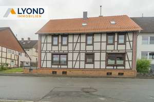 Großzügiges, modernisiertes Einfamilienhaus in Diemelstadt-Helmighausen! – Die vollständige Adresse der Immobilie erhältst du vom Anbieter., 34474 Diemelstadt – Vorschaubild 1