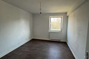 Helle 3-Zimmerwohnung mit Tageslichtbad|Wohnen am Stadtrand | Gelskirchen Heßler – Fersenbruch 165, 45883 Heßler, Gelsenkirchen – Vorschaubild 2