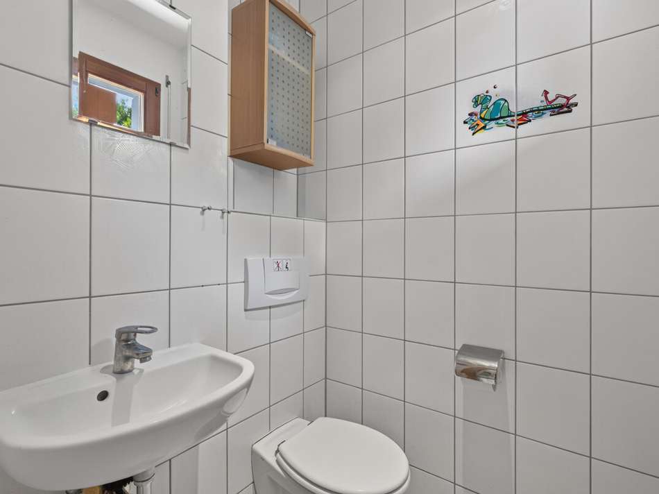 Separates Gäste-WC im Eingangs