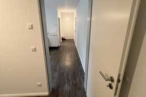 Stilvolle, neuwertige 2-Zimmer-Wohnung mit Balkon in Hamburg – Hamburg – Vorschaubild 2