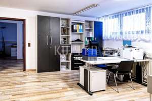 Stilvolles Wohnparadies – mit Indoor-Pool, Büro & viel Raum zum Entfalten! – Die vollständige Adresse der Immobilie erhältst du vom Anbieter., 90455 Kornburg, Worzeldorf, Nürnberg – Vorschaubild 16