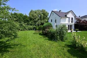 AIGNER - Hochwertiges Einfamilienhaus mit traumhaften Garten – Die vollständige Adresse der Immobilie erhältst du vom Anbieter., 86495 Eurasburg – Vorschaubild 3