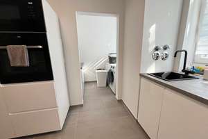 Wohnen im Grünen: helle 3 Zimmer + Süd-West-Balkon, kompakter Schnitt, neues Bad, Gäste-WC, Aufzug – Alteburger Straße 294, 50968 Bayenthal, Köln – Vorschaubild 12