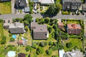 Sie haben 2 oder 3 Kinder, Sie möchten viel Platz?
Herzlich Willkommen-Renovierungsjuwel in Top Lag – Forchheim (Kreis) – Vorschaubild 2