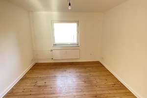 2 zimmer wohnung mit schönem Blick. – Hultschiner Str. 9, 24146 Elmschenhagen, Kiel – Vorschaubild 1