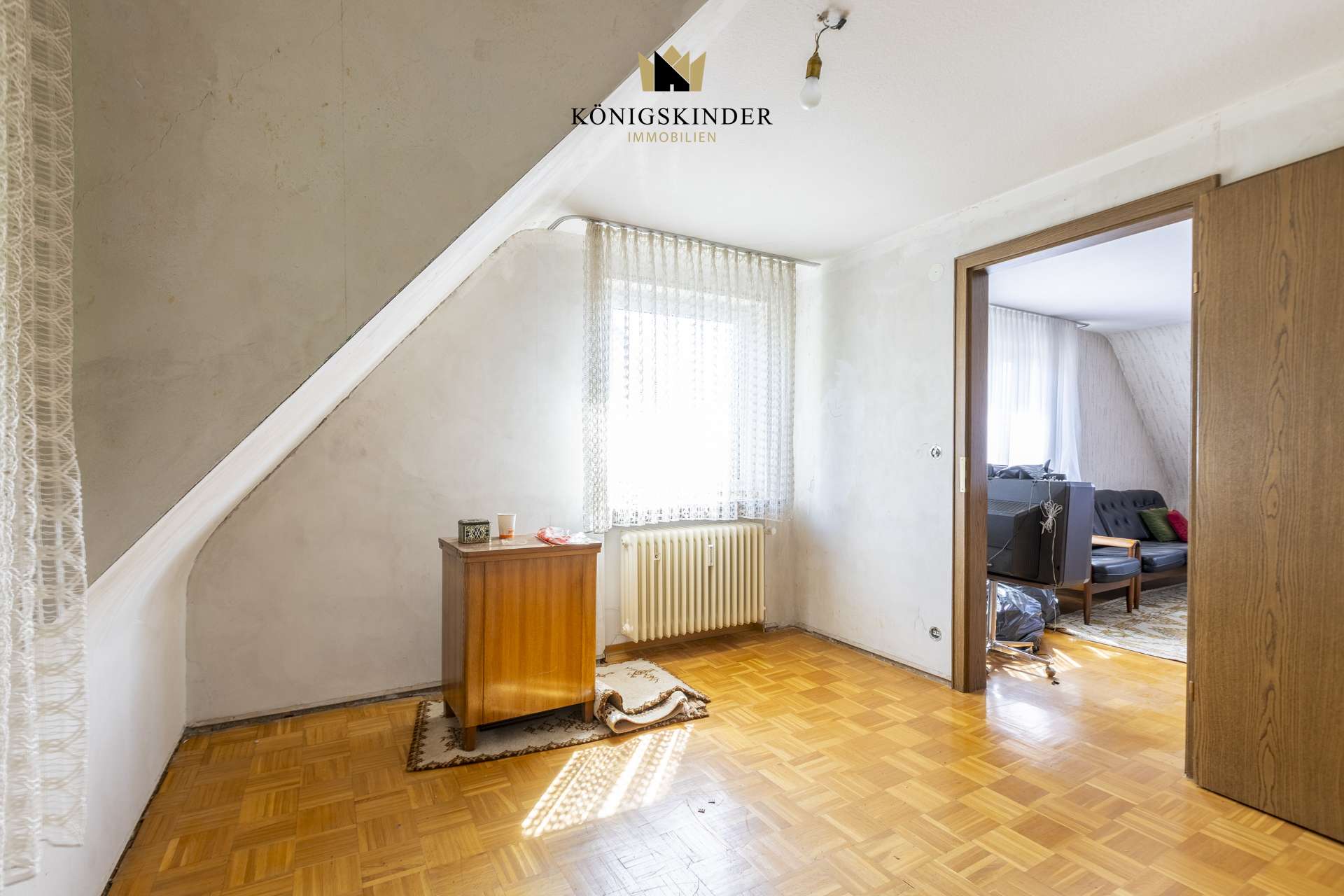 Immobilie in Renningen - Charmantes Zweifamilienhaus mit großem Garten und Potenzial in ruhiger Lage von Renningen-Malmsheim - Bild 8