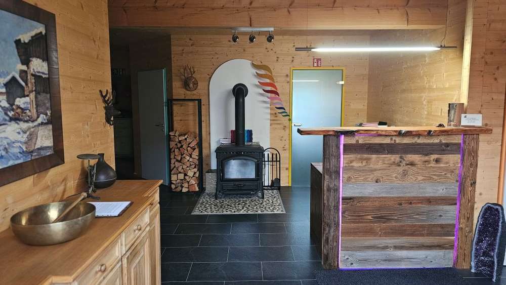 Immobilie in Hardegsen - Exklusives Massivholz-Haus mit vielseitiger Nutzung in idyllischer Lage - Bild 10