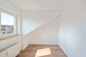 Modernes DG Apartment mit TG Stellplatz in Horkheim – Die vollständige Adresse der Immobilie erhältst du vom Anbieter., 74081 Horkheim, Heilbronn – Vorschaubild 4
