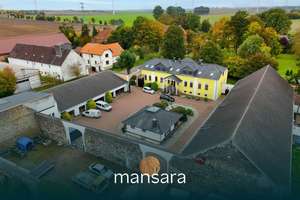 Repräsentative Villa auf weitläufigem Grundstück mit Poolhaus