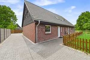 ELEGANTES RAUMWUNDER IN RUHIGER LAGE – NEUWERTIGES LUXURIÖSES TRAUMHAUS MIT TERRASSE UND GARTEN – Friesland (Kreis) – Vorschaubild 6