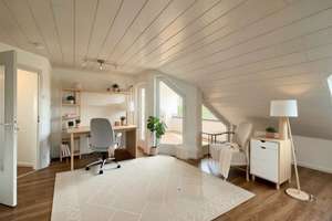 Sonnig und Naturnah: Attraktive 3-Zi.-Dachgeschosswohnung mit Einzelgarage und Weitblick – Die vollständige Adresse der Immobilie erhältst du vom Anbieter., 70567 Möhringen-Ost, Stuttgart – Vorschaubild 9