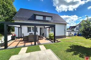 Modernisiertes Zweifamilienhaus mit 3 Garagen in Kirchditmold – Die vollständige Adresse der Immobilie erhältst du vom Anbieter., 34130 Kirchditmold, Kassel – Vorschaubild 2