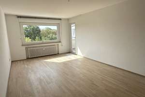 4-Zimmer-Wohnung, mit Balkon und  PKW-Tiefgaragenplatz, frei geworden…