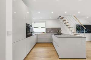 TOP sanierte Maisonette-Wohnung (87,18 m²) für Alleinstehende oder Paare in Hagen-Holthausen – Die vollständige Adresse der Immobilie erhältst du vom Anbieter., 58093 Hohenlimburg (Ortsteil), Hagen – Vorschaubild 2