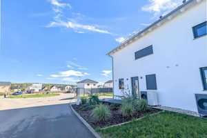 Neubau: 6-Raum-Doppelhaushälfte mit Garten, Garage, Fußbodenheizung & Wärmepumpe! – Leipzig (Kreis) – Vorschaubild 10