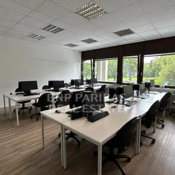 Attraktive Büroflächen in exponierter Rheinuferlage!