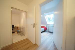 Möblierte Dachgeschosswohnung in idyllischer Lage – Die vollständige Adresse der Immobilie erhältst du vom Anbieter., 51107 Rath/Heumar, Köln – Vorschaubild 11