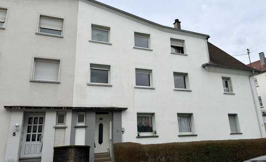 Dreifamilien-/Reihenhaus in guter und grüner Wohnlage