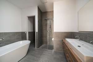 Wohnen mit Skylineblick : 5-Zimmer-Penthouse-Wohnung im  Herzen von Sachsenhausen. – 60599 Sachsenhausen-Süd, Frankfurt am Main – Vorschaubild 17