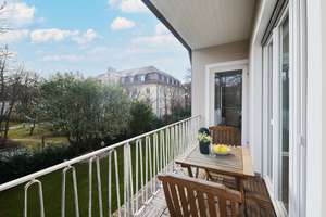 Stil und Charme: Möblierte 2,5-Zimmer-Wohnung mit Balkon in feinster Bogenhauser Lage – Die vollständige Adresse der Immobilie erhältst du vom Anbieter., 81679 Herzogpark, München – Vorschaubild 3