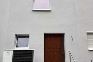 Familienfreundliches Reihenmittelhaus – frisch modernisiert, Wintergarten, Garten & Wärmepumpe
