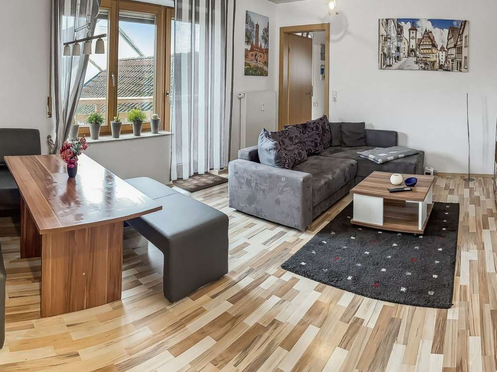 Immobilie in Blaufelden - Vermietetes Mehrfamilienhaus mit 3 Wohneinheiten und Garten in Blaufelden - Bild 2