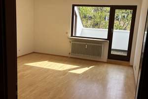 Helle 2,5 Zimmer DG Wohnung mit kleiner Dachterrasse in Nürnberg