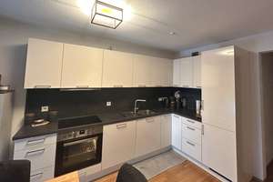 Lichtdurchflutete 3-Zimmer-Wohnung | großer Westbalkon, EBK & Carport | ruhig & zentral – Karolinenstraße 72, 90763 Nördliche Südstadt, Fürth – Vorschaubild 2