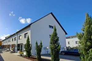 Modernes Reihnmittelhaus mit sehr geringem Energieverbrauch – Die vollständige Adresse der Immobilie erhältst du vom Anbieter., 68519 Viernheim – Vorschaubild 1