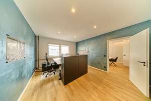 Von Privat aus 2025! Provisionsfrei! Sanierte 4-Zimmer-Wohnung in Mainz! – Mittlere Bleiche 59, 55116 Altstadt, Mainz – Vorschaubild 4