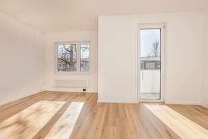 Traumhafte 2-Zimmer Wohnung mit Balkon! Bezugsfrei! Provisionsfrei!