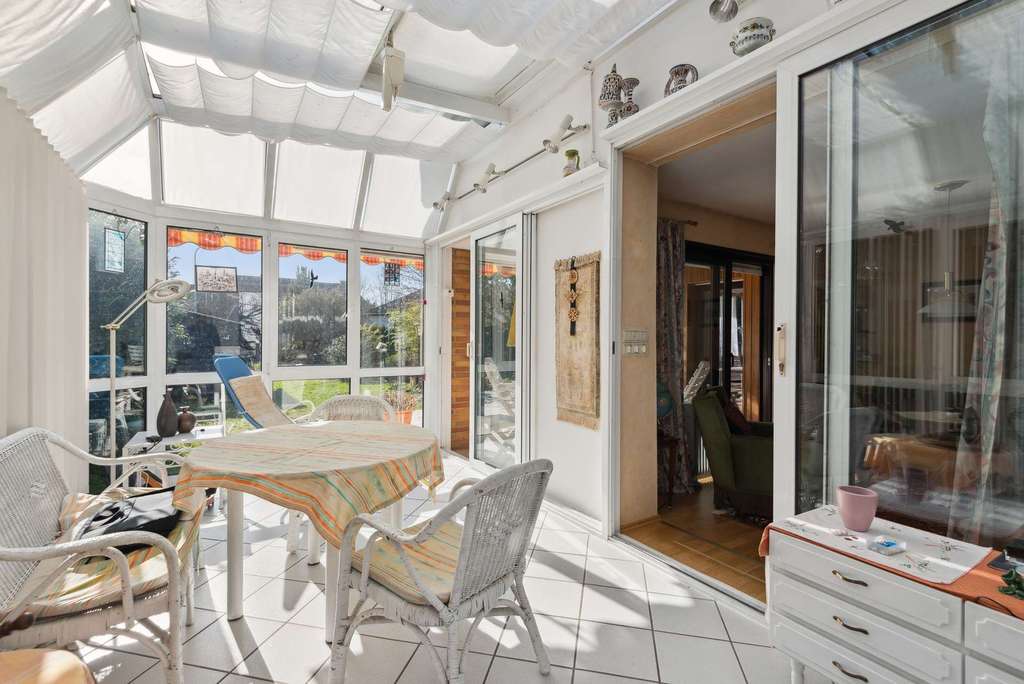 Immobilie in Römerberg - Freistehendes Einfamilienhaus mit Wintergarten, Balkon und großem Gartenparadies - Bild 3