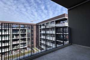 2-Zimmerwohnung mit Einbauküche und Loggia direkt am Spreekanal – Hedwig-Porschütz-Str. 26, 10557 Moabit, Berlin – Vorschaubild 9