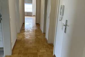 Attraktive 4-Zimmer-Wohnung mit Balkon, Loggia und Garage in ruhiger Lage