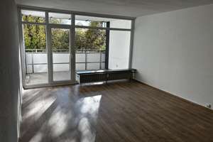 Helle 3 Zimmerwohnung im Hochparterre mit Loggia im beliebten Braunschweiger Stadtteil Watenbüttel!