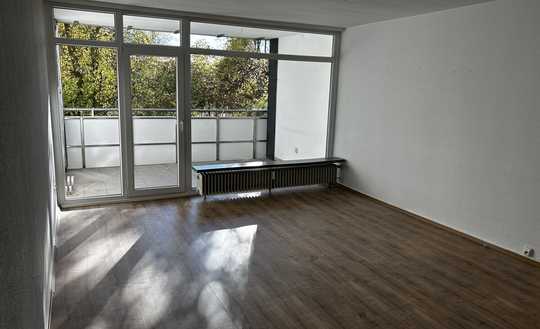 Helle 3 Zimmerwohnung im Hochparterre mit Loggia im beliebten Braunschweiger Stadtteil Watenbüttel!