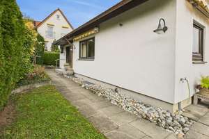 Charmantes Einfamilienhaus mit großem Grundstück in zentraler Ortslage – Die vollständige Adresse der Immobilie erhältst du vom Anbieter., 72766 Sondelfingen, Reutlingen – Vorschaubild 4