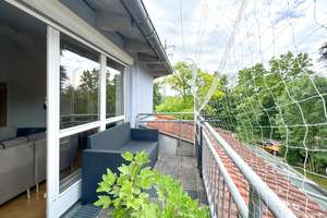 Charmante 3 Zimmer-Dachgeschosswohnung mit zwei Balkonen in ruhiger Bestlage von München-Bogenhausen – Die vollständige Adresse der Immobilie erhältst du vom Anbieter., 81929 Daglfing, München – Vorschaubild 3