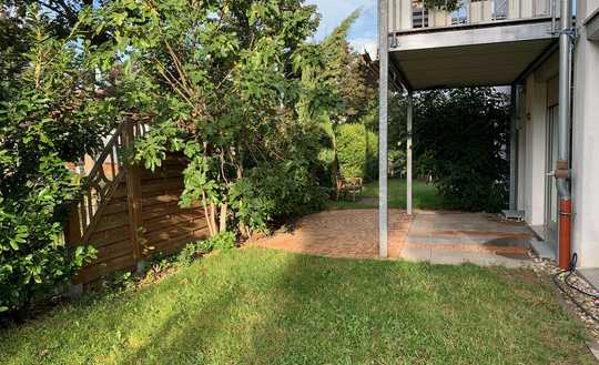 Attraktive 4-ZKB-Wohnung mit traumhaftem Garten und TG-Stellplatz  + Provisionsfrei