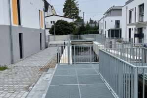  Neubau, Küche  und Balkon: exklusive 1-Zimmer-Terrassenwohnung in Augsburg – Höchstetterstraße 20, 86154 Links der Wertach-Süd, Augsburg – Vorschaubild 6