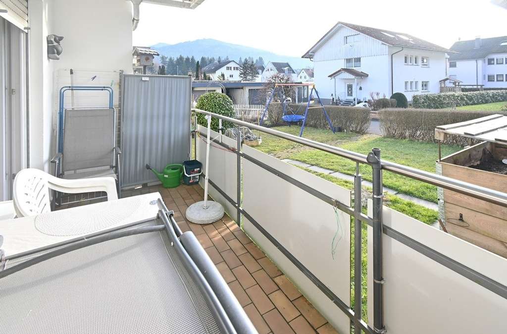 Immobilie in Elzach - Interessante Kapitalanlage  ! 
Gepflegtes 3-Familienhaus in sehr guter Stadtlage - Bild 2