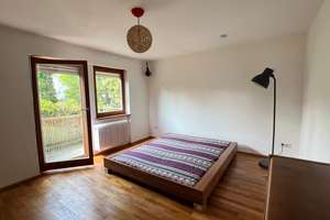 Für Paare oder WG: Zwei Zimmer in schönem Reihenmittelhaus auf Zeit zu vermieten