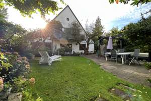 Farbrikanten Villa direkt zum einziehen mit 3 Garagen, Pool, Sauna und neuer Heizung aus 2022