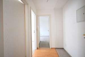 Sonnenverwöhnte 4-Zimmer-Wohnung mit Balkon und Tiefgaragenstellplatz in Laatzen! – Die vollständige Adresse der Immobilie erhältst du vom Anbieter., 30880 Laatzen – Vorschaubild 19