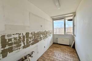 Renovierungsbedürftige Wohnung im 6. Stock mit tollem Weitblick in Düsseldorf-Lörick – Die vollständige Adresse der Immobilie erhältst du vom Anbieter., 40547 Lörick, Düsseldorf – Vorschaubild 15